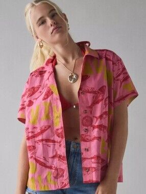 BDG Asher Printed Souvenir Short Sleeve Button Down Shirt, Pink Sardine Fish